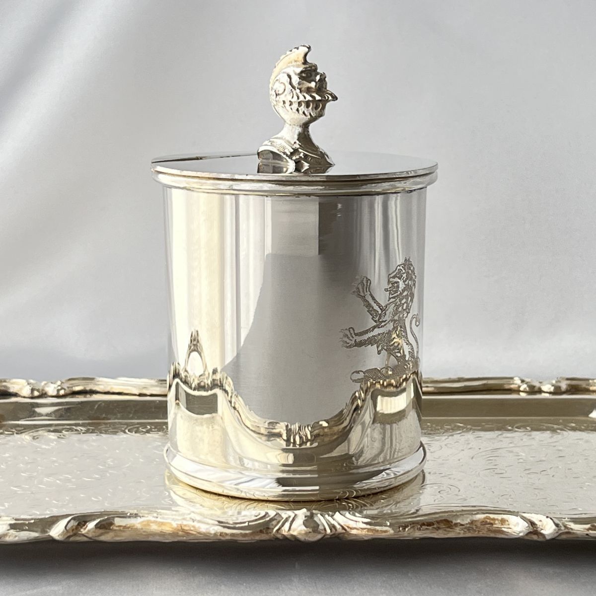 【E H Parkin & Co】騎士のティーキャディー【シルバープレート】 E H Parkin & Co】騎士のティーキャディー【シルバープレート】