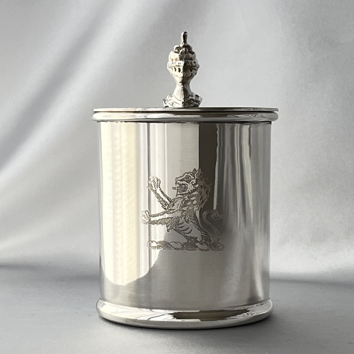 【E H Parkin & Co】騎士のティーキャディー【シルバープレート】 E H Parkin & Co】騎士のティーキャディー【シルバープレート】