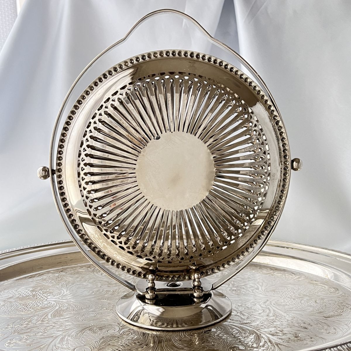 英国】 パールと透かしのケーキスタンド バタフライ式 キッチン