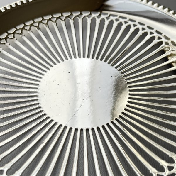 【英国】 パールと透かしのケーキスタンド バタフライ式 英国】 パールと透かしのケーキスタンド 【シルバープレート