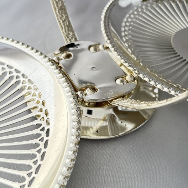 【英国】 パールと透かしのケーキスタンド バタフライ式 英国】 パールと透かしのケーキスタンド 【シルバープレート