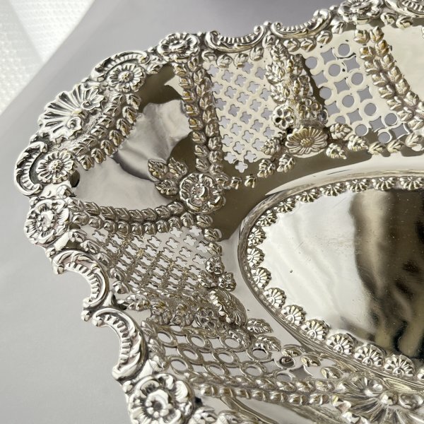 【Thomas Russell & Co】 ビクトリアンのフルーツスタンド Thomas Russell & Co】 ビクトリアンのフルーツスタンド 31cm