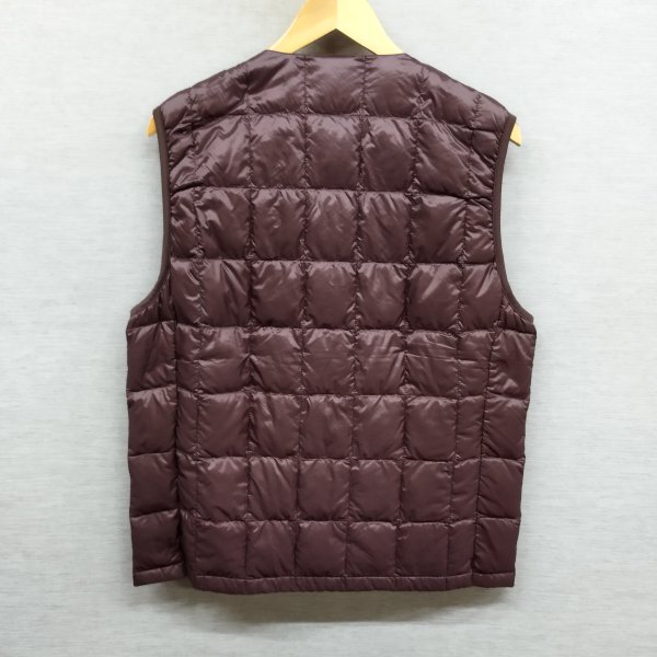 H715 UNIQLO ユニクロ ウルトラ ライト ダウン ベスト インナーダウン ナイロン ブラウン系 サイズ L コンパクト Vネック 防寒 ライナー_画像6