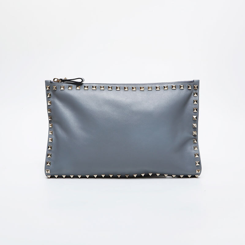 Valentino VALENTINO клатч кожа заклепки серый