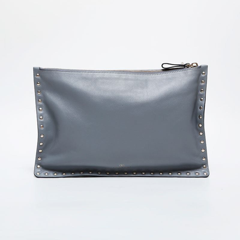 Valentino VALENTINO клатч кожа заклепки серый