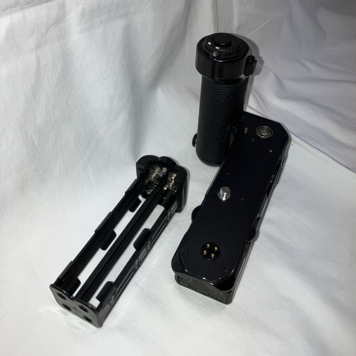 【ゆ98】ニコン　FM 一眼レフカメラ　ドライブ　バッグ付き Nikon レンズ カメラ