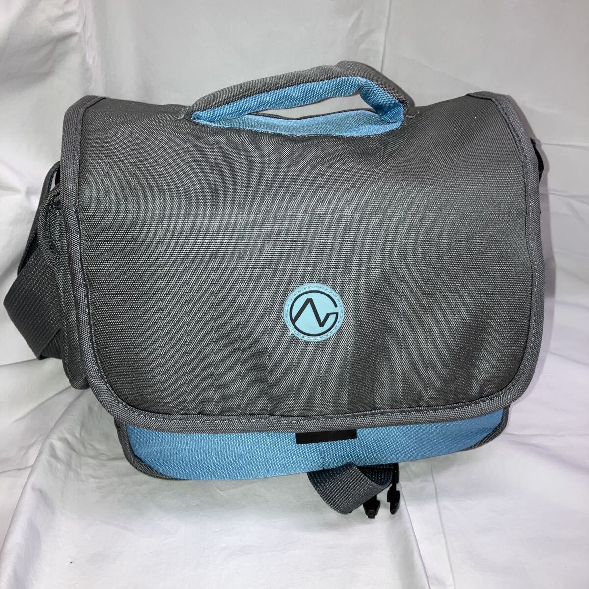 【ゆ98】ニコン　FM 一眼レフカメラ　ドライブ　バッグ付き Nikon レンズ カメラ