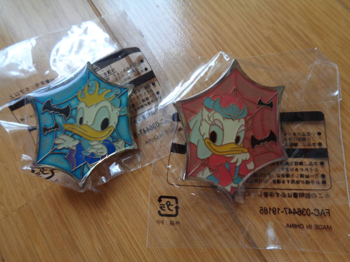 Disney ピンバッジ 2個セット ドナルド デイジー 新品未開封 限定 ディズニー ドナルド デイジー ハロウィン ハロウィーン アブー