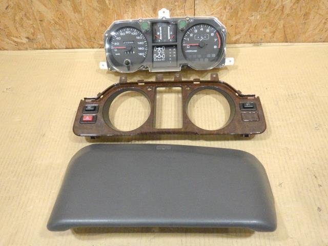 【山形 酒田発】中古 パジェロ E-V45W スピードメーター 純正 メーターフード/木目メーターフード付 YAZAKI 566-210 テスト済_画像1