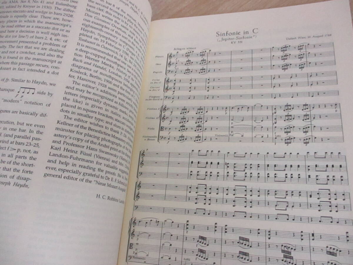 A82　　[洋書・楽譜]　MOZART/モーツァルト　BARENREITER URTEXT　KV 551　S5162_画像4