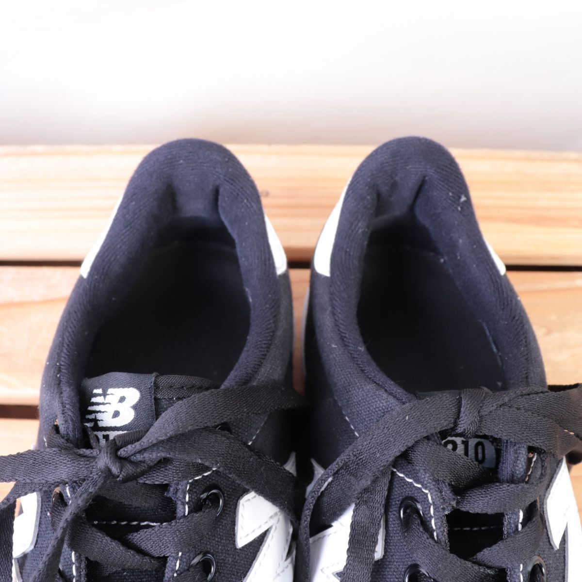 z1095【210】ニューバランス US8 26.0cm/黒 ブラック 白 ホワイト newbalance メンズ スニーカー 中古_画像6