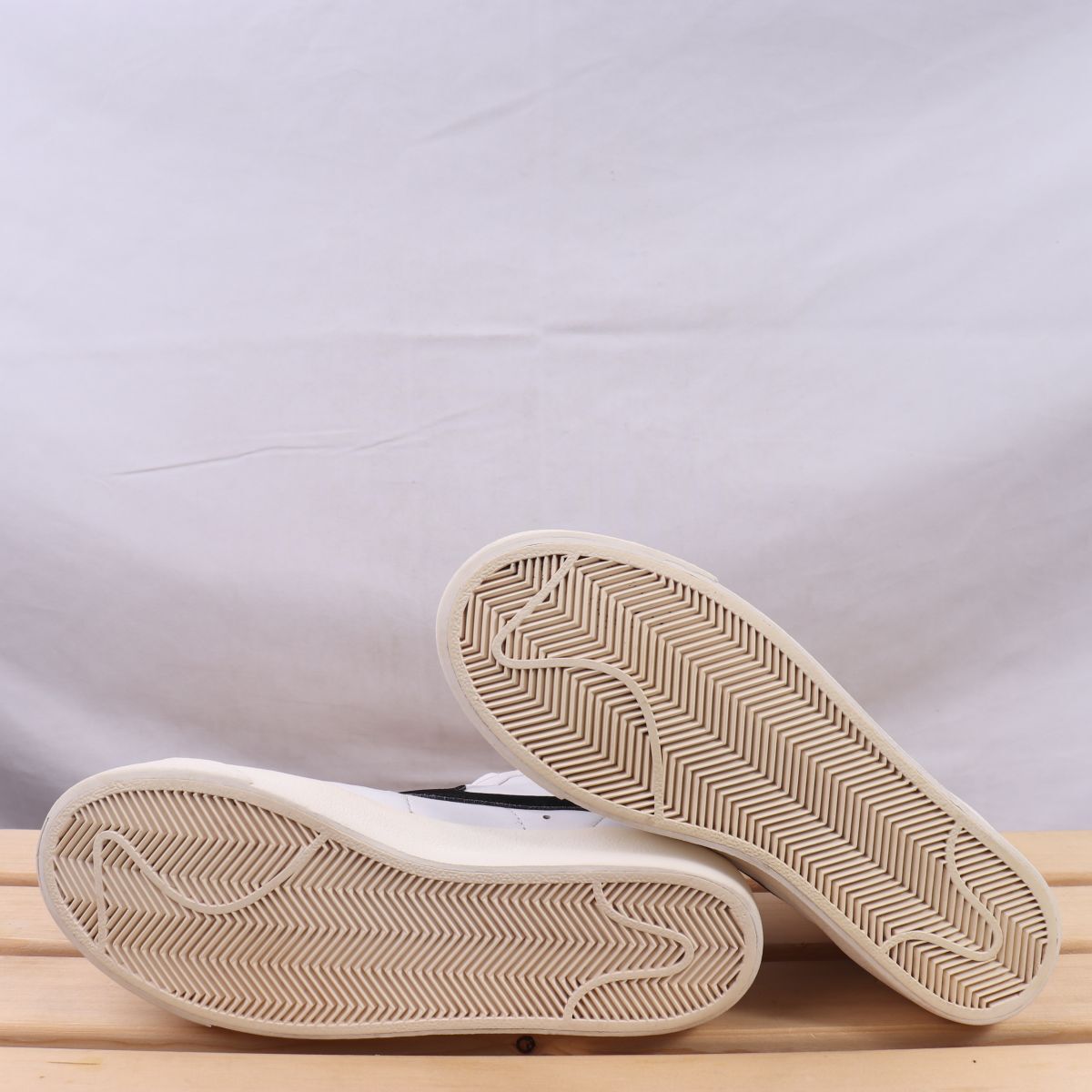 z1034 ナイキ ブレーザーミッド '77 US7 25.0cm/白 ホワイト 黒 NIKE BLAZER MID '77 ブレザー メンズ ユニセックス スニーカー 中古_画像6