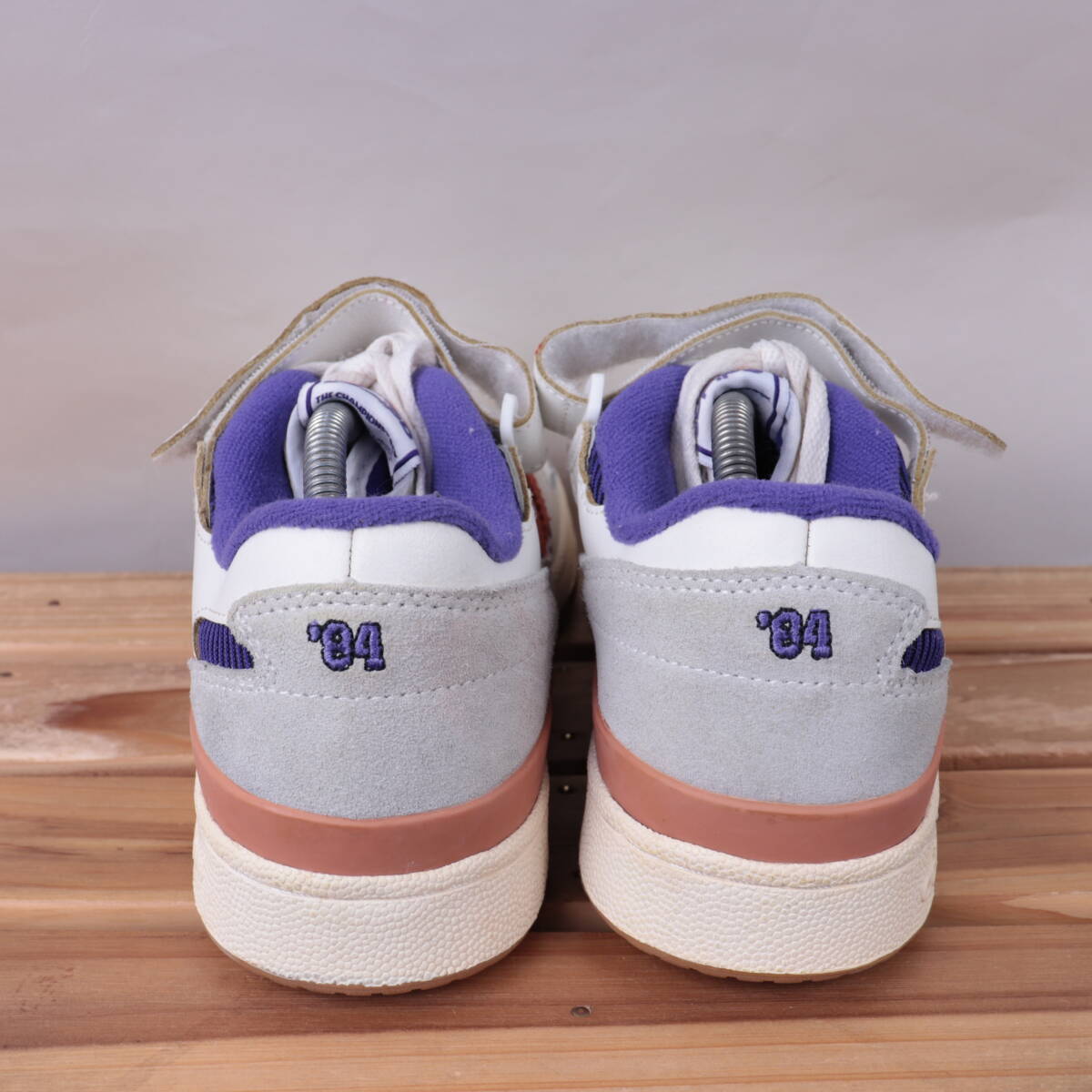 z1296 アディダス フォーラム 84 ロー US8 1/2 26.5cm/白 ホワイト 紫 adidas FORUM 84 LOW メンズ スニーカー 中古_画像5