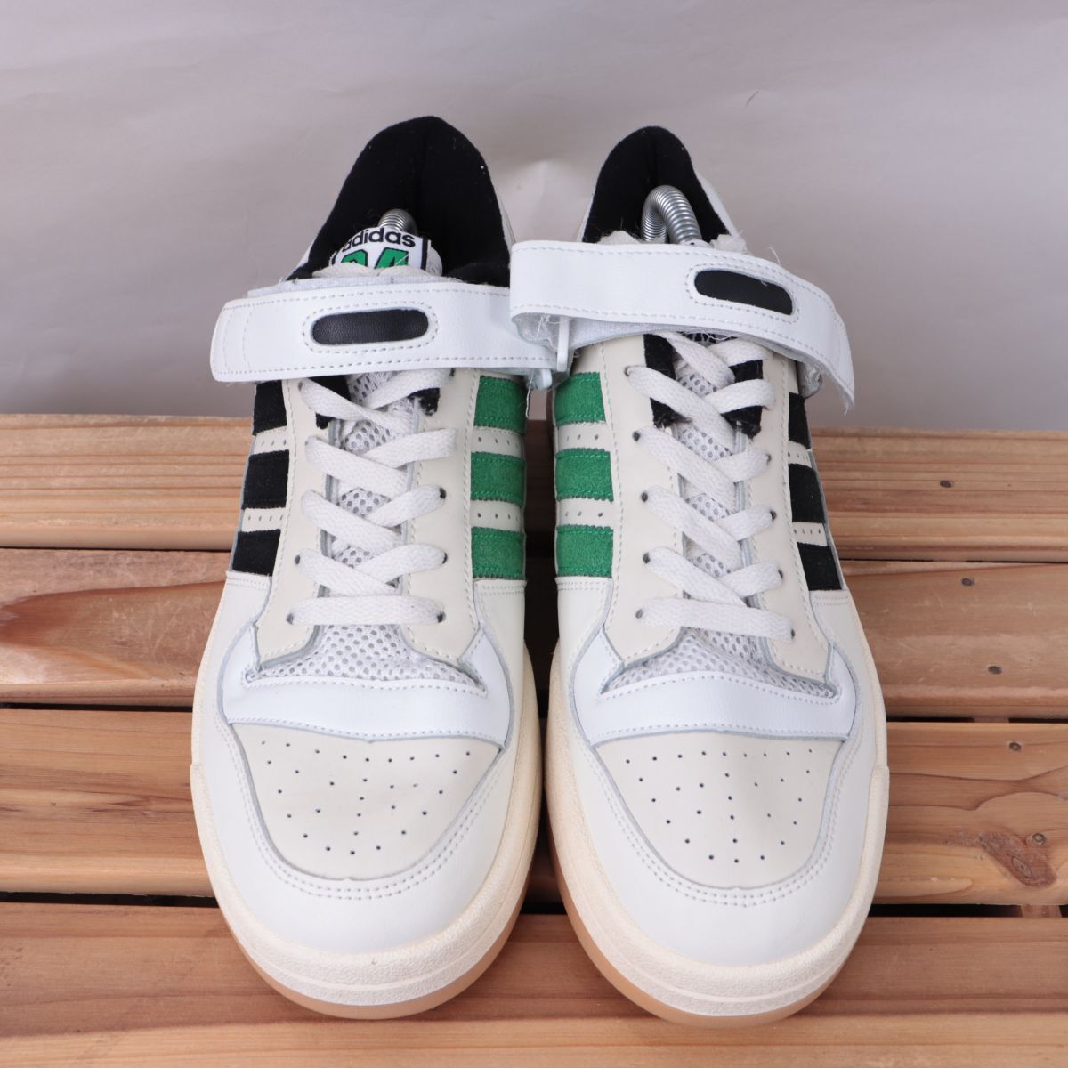 z1338 アディダス フォーラム84 ロー US8 1/2 26.5cm/白 ホワイト ライトグレー 黒 緑 adidas Forum 84 Low メンズ スニーカー 中古_画像2