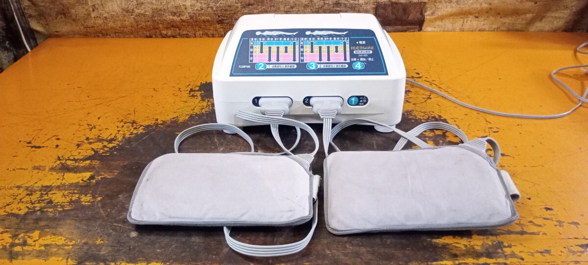 超短波治療器 ヘルスウェーブ フジ医療器 SW-300 中古 通電してマット温まりました 正確な動作は不明 商品説明欄を最後までご覧下さい②