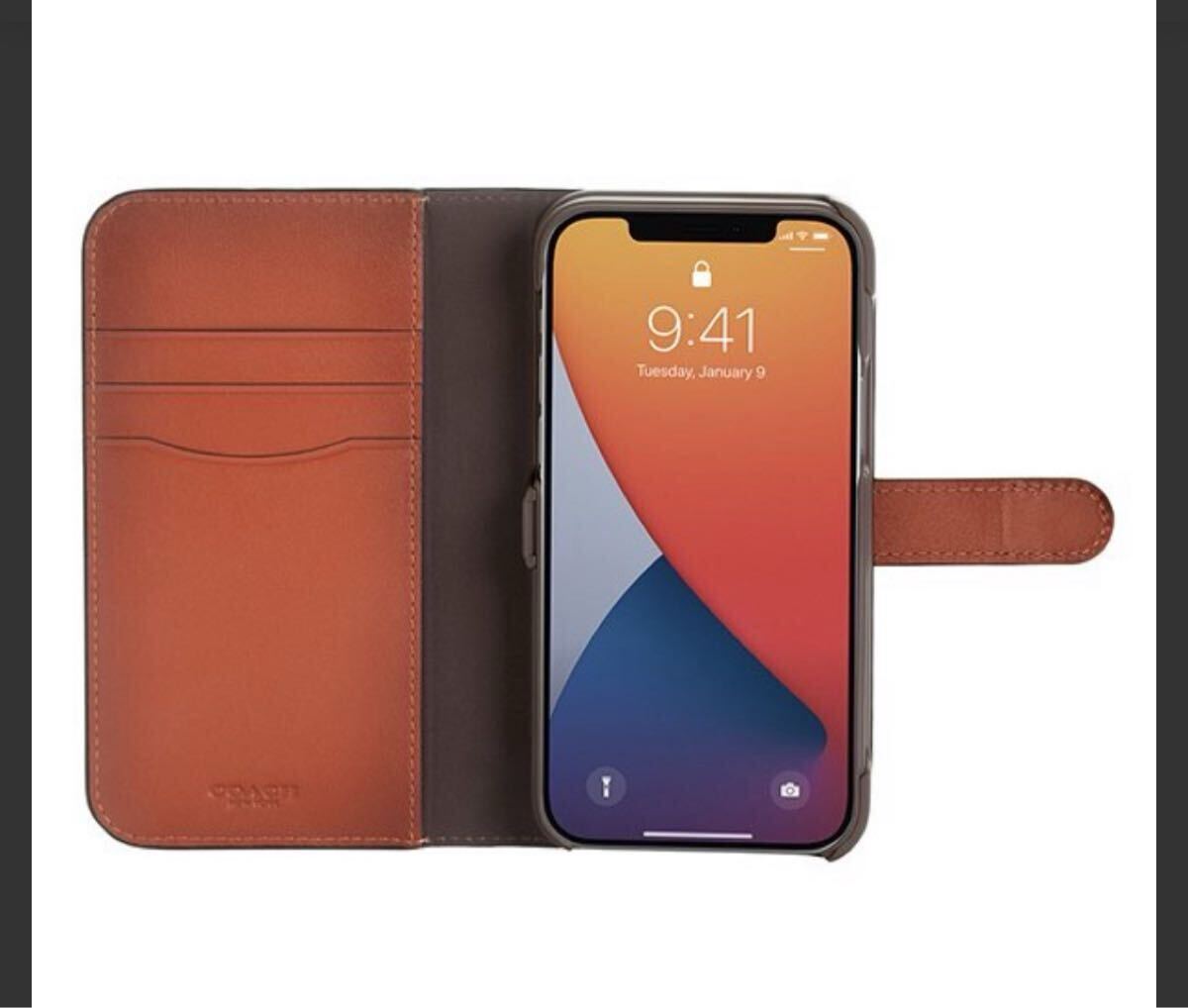 新品　COACH iPhone15用　手帳型 シグネチャー　コーチ COACH - 新品 COACH iPhone15用 手帳型 シグネチャー コーチの