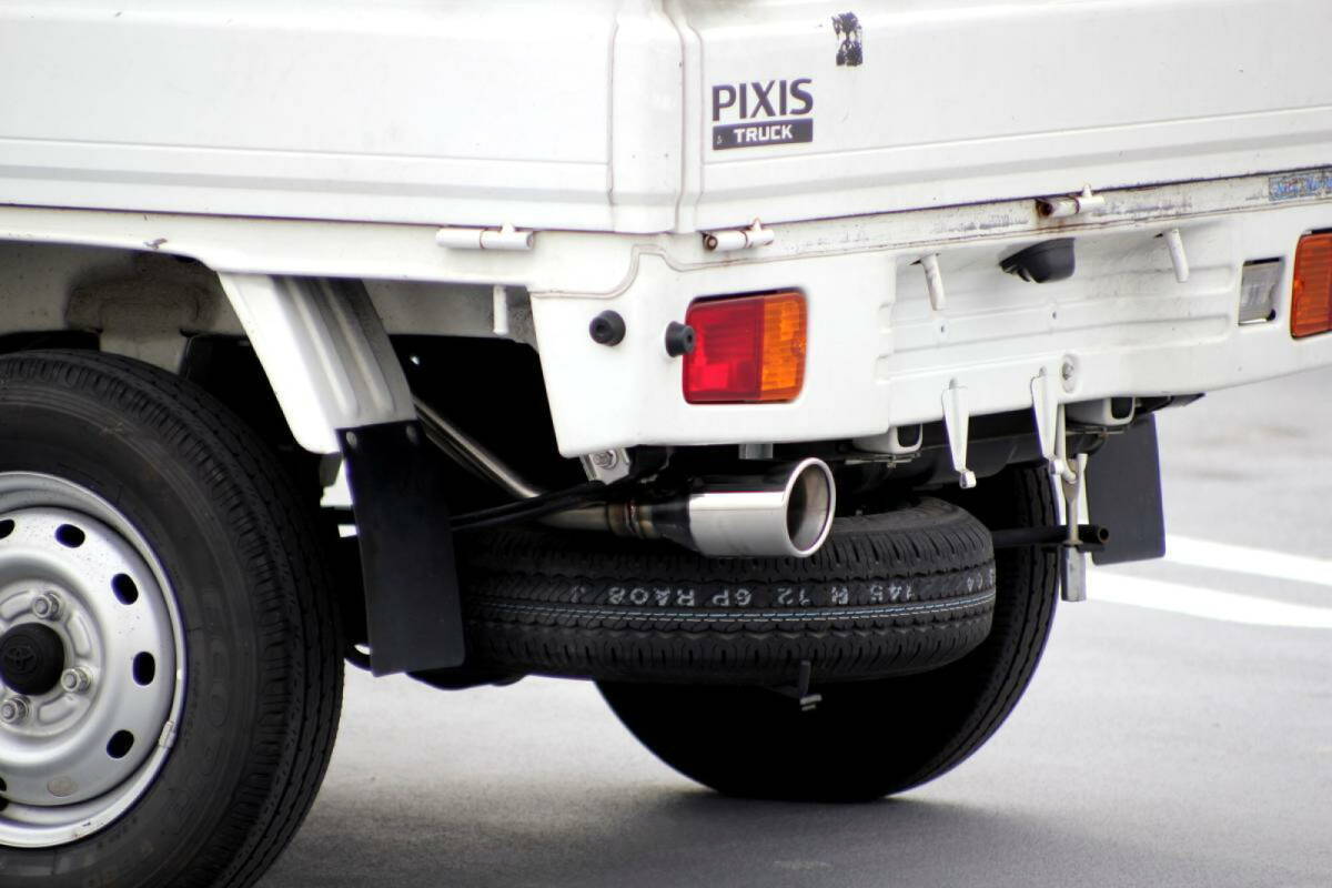 [セール] Bluefin ハイゼット トラック マフラー S200P S210P S201U S211U S201 S211 2WD 4WD O2センサー対応 ステンレス シルバー HIJET