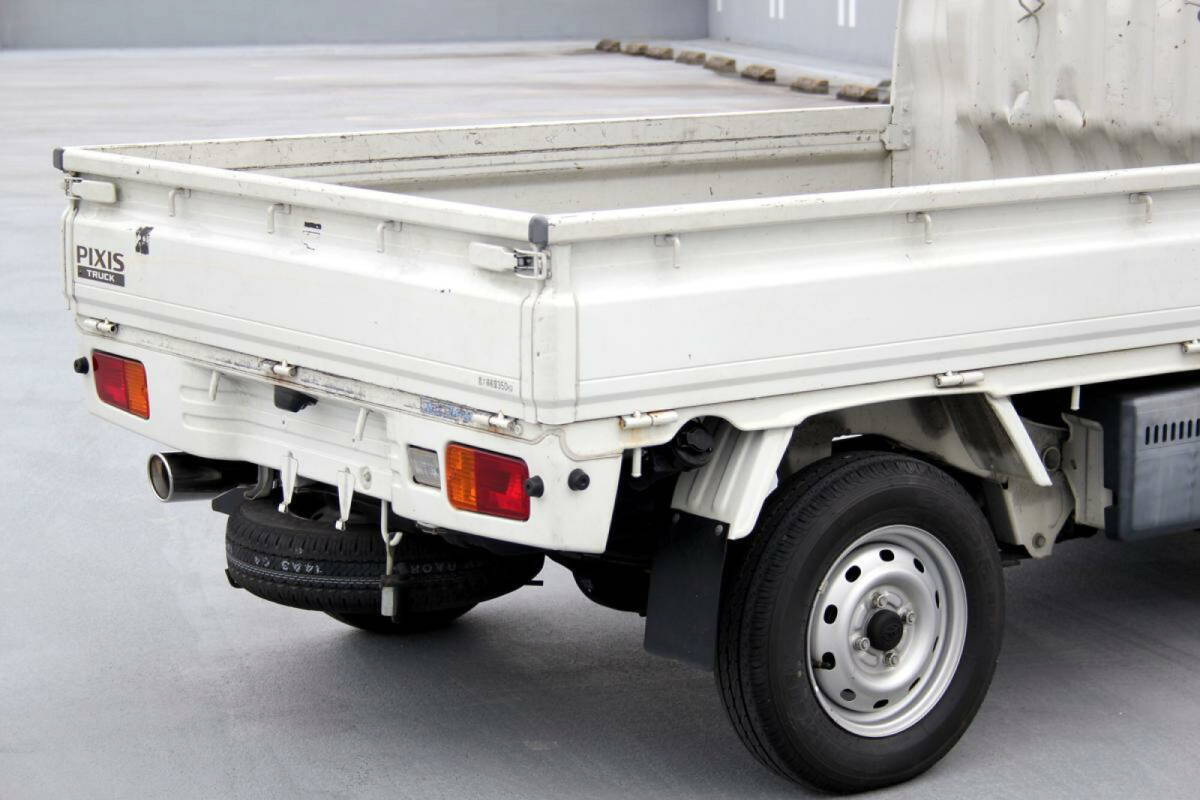 [セール] Bluefin ハイゼット トラック マフラー S200P S210P S201U S211U S201 S211 2WD 4WD O2センサー対応 ステンレス シルバー HIJET