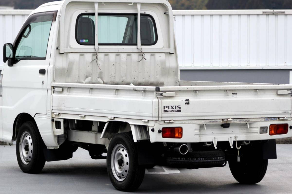 [セール] Bluefin ハイゼット トラック マフラー S200P S210P S201U S211U S201 S211 2WD 4WD O2センサー対応 ステンレス シルバー HIJET