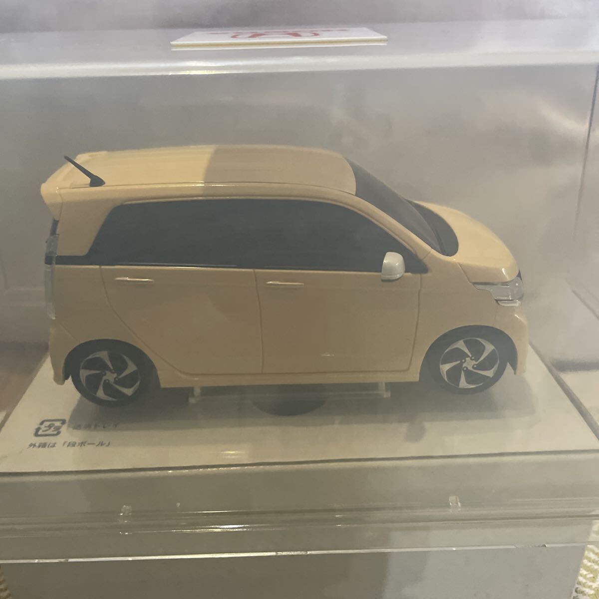 HONDA Nワゴン プレミアムホワイトパール カラーサンプル　ミニカー. 色見本　