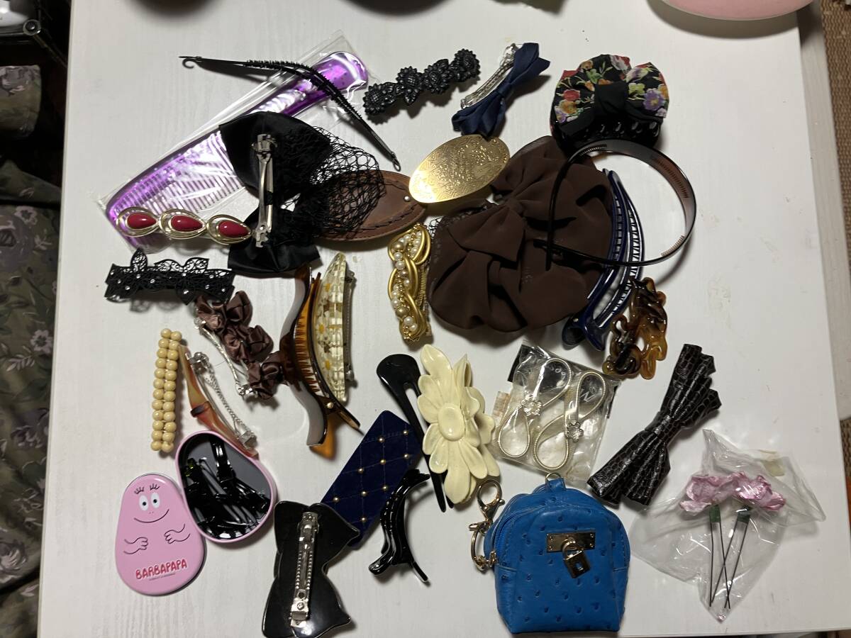 髪飾り　ヘアバンド　大量　まとめ　ヘアゴム　シュシュ　ヘアピン_画像1