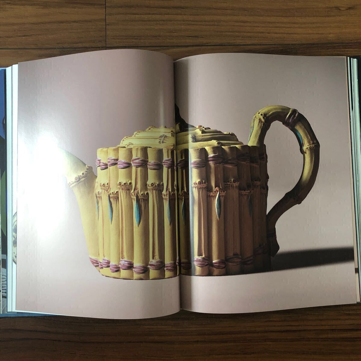 洋書ウェッジウッド 創(chuàng)造と革新の物語 Wedgwood A Story of Creation and Innovation コレクターズアイテム、イギリス食器、アート本