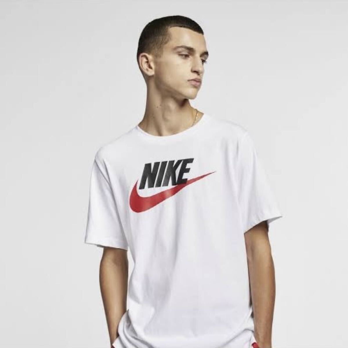 新品 NIKE Tシャツ Sサイズ AR5005 白赤 送料込み スウォッシュ ホワイト 半袖Tシャツ_画像4