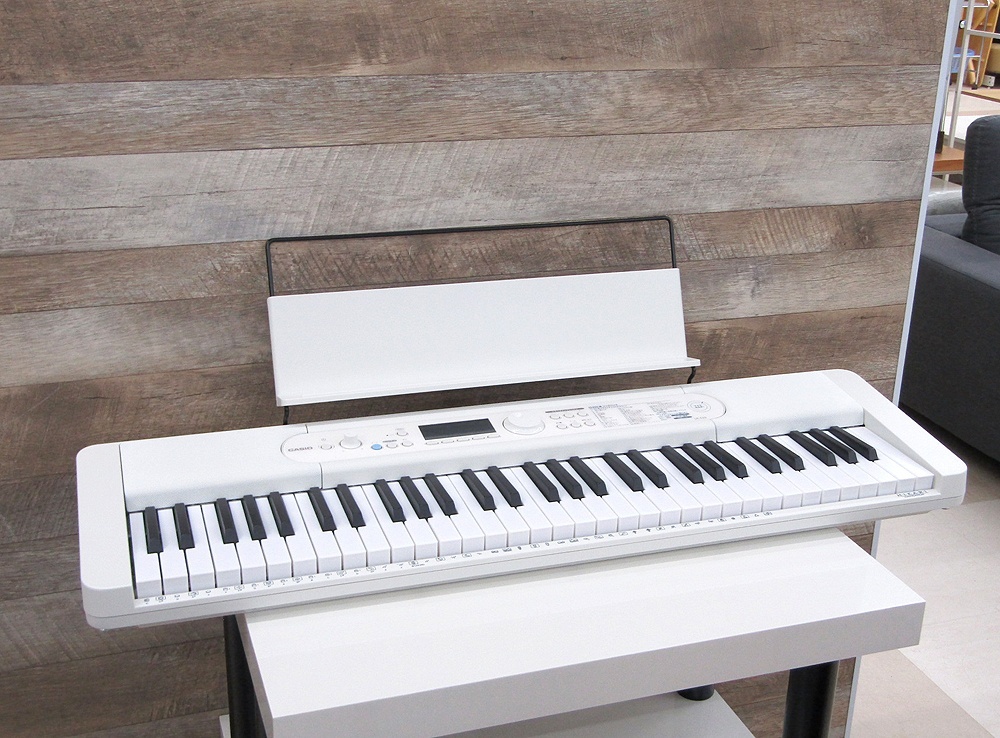 Casio カシオ LK-520 61鍵盤 光ナビゲーションキーボード カシオトーン