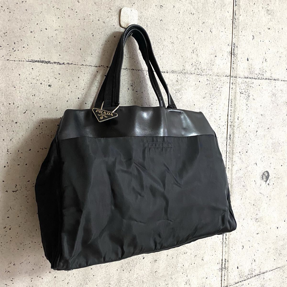 プラダ PRADAテスート ナイロン 三角ロゴ ハンドバッグ カデナ 本物 PRADA プラダ テスートナイロン トートバッグ 三角ロゴ