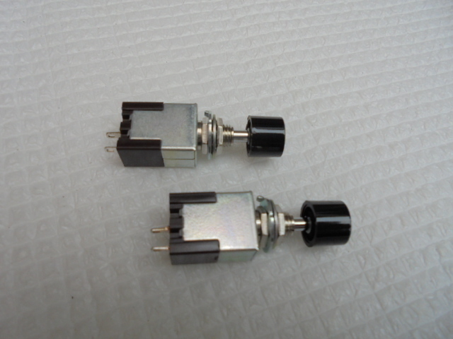 ショベル等に　 ウインカー 　ボタン　スイッチ　 2つ 　送料込　1500円 　ウインカー操作が　オン　オフ　簡単に　出来ます　_画像2