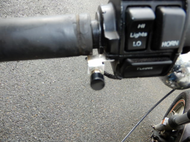 ショベル等に　 ウインカー 　ボタン　スイッチ　 2つ 　送料込　1500円 　ウインカー操作が　オン　オフ　簡単に　出来ます　_画像3