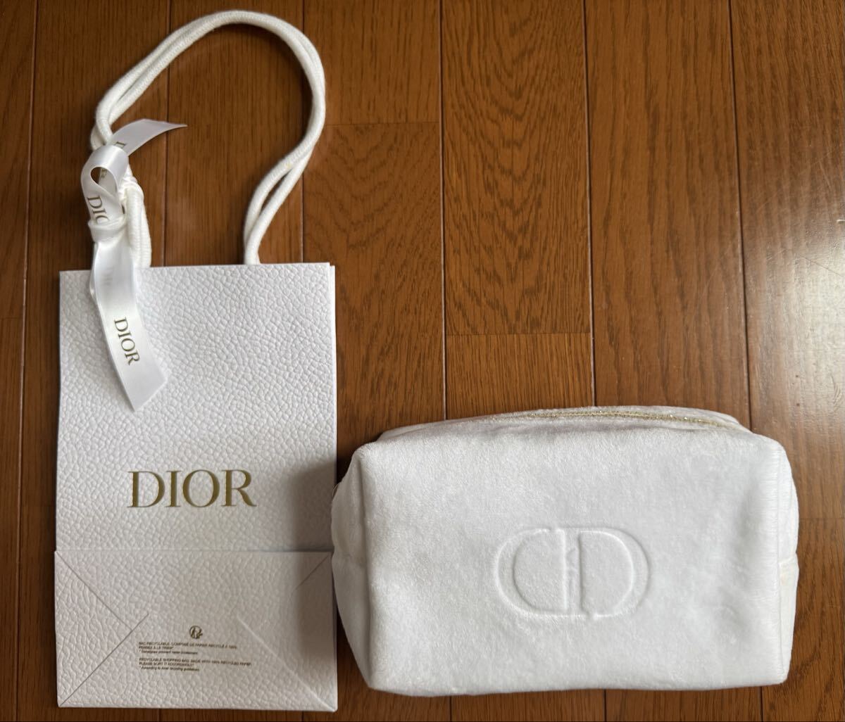 DIOR ディオール ビューティー　ノベルティ ポーチ　白 ホワイト　未使用品　初期不良多少汚れあり　箱無し　紙袋付き_画像8