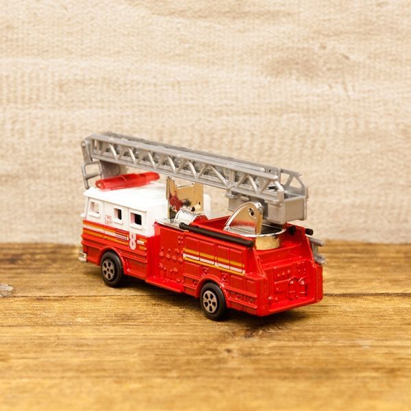 アンティークシャープナー 鉛筆削り ファイヤートラック カラー 文房具 オブジェ インテリア 小物 雑貨 ディスプレイ プレゼント ギフト_画像3