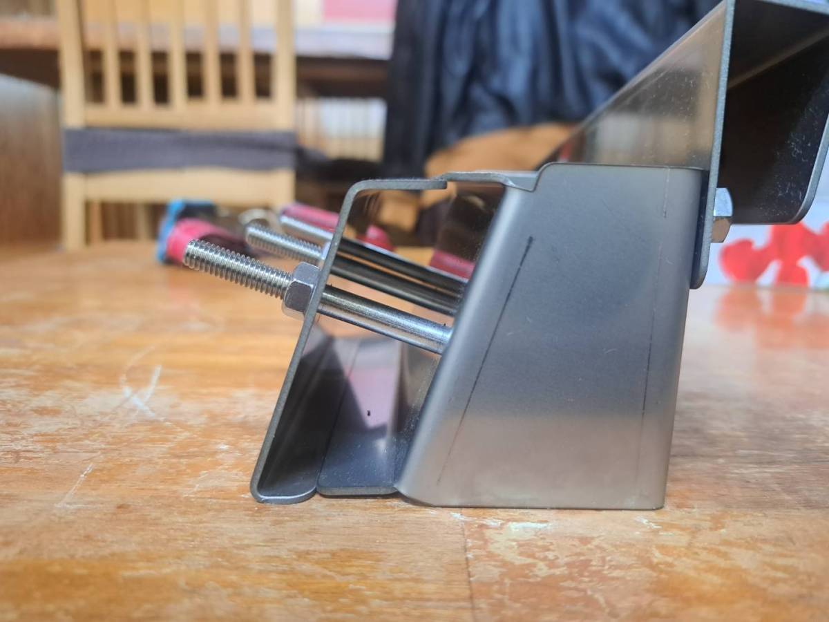 ND Roadster номерная табличка левая сторона офсет крепление, опора 