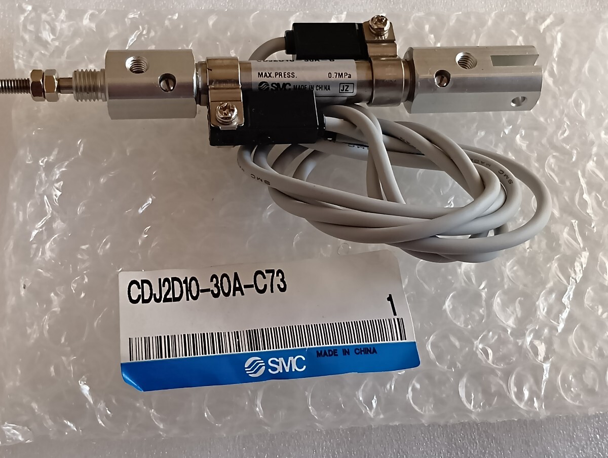 SMC воздушный цилиндр CDJ2D10-30A-C73 сенсор имеется SMC воздушный цилиндр CDJ2D10-30A-C73 сенсор имеется