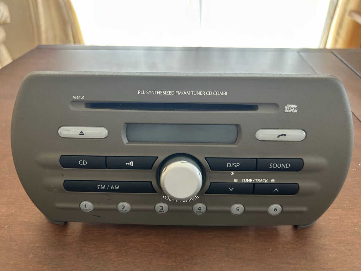 スズキアルトha25s純正 CDデッキ_画像1