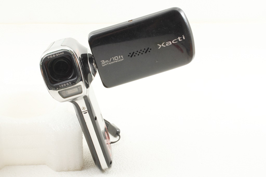 美品◆SANYO サンヨー Xacti DMX-CA100◆ビデオカメラ/A5304