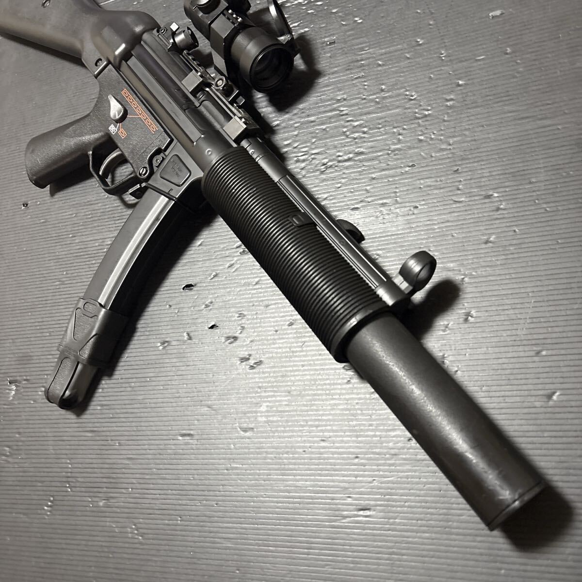 X-905 東京マルイ H&K MP5 SD5スタンダード電動ガン X-885 東京マルイ H&K MP5 SD6スタンダード電動ガン - メルカリ