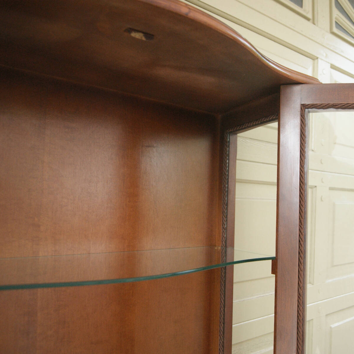 6318h15【イタリア製 マホガニー ガラス キャビネット キュリオケース】猫脚 アンティーク ヴィンテージ アール ヌーヴォー◎_画像4