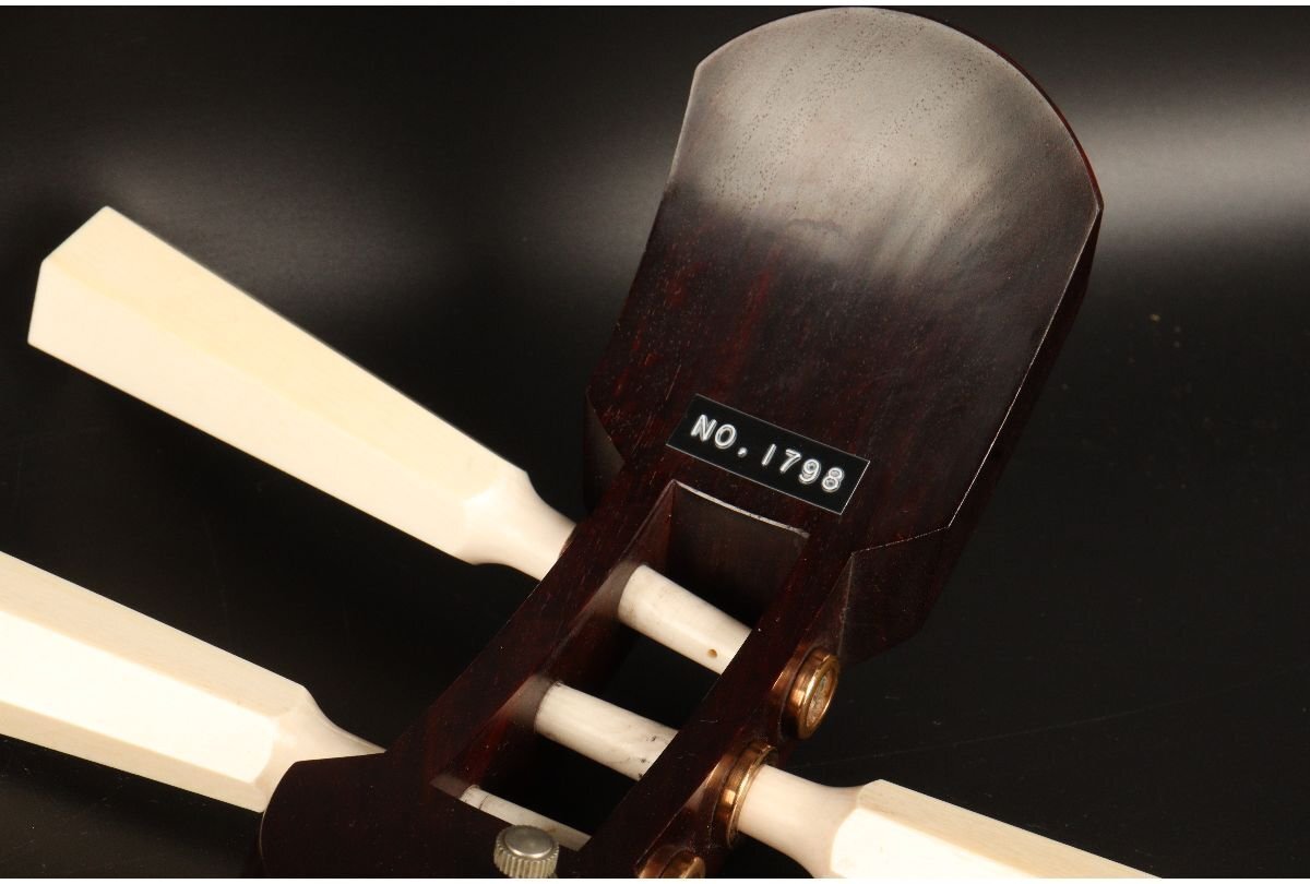 [ギャラ藤]最高級材糸巻太棹津軽三味線/G-2050 (検索)骨董/和楽器/弦楽器/三線/義太夫/鼈甲/一枚甲/長唄_画像6