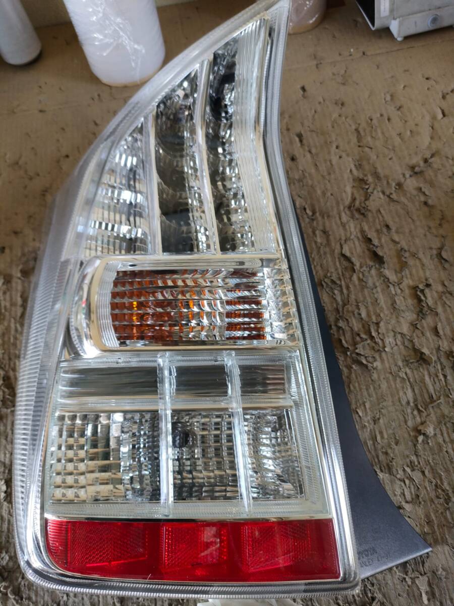 ☆ZVW30 プリウス  トヨタ  左 テールランプ/テールライト STANLEY 47-37  #1005_画像3