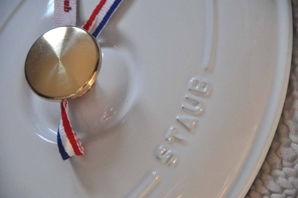 未使用 STAUB ホットプレート オーバル ホワイト ピュアホワイト