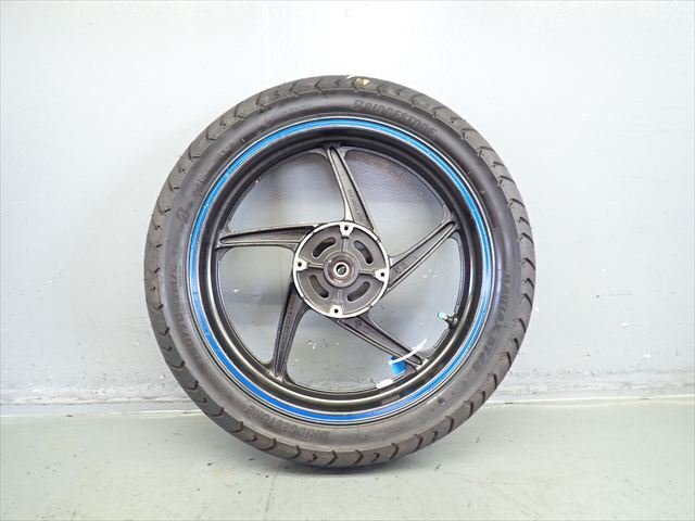 β250728-1 ホンダ CBR125R JC50A (H24年式) 始動動画有 リアホイール 振れ無 リム打ち無 タイヤ付 9分山残 破損有!_画像1