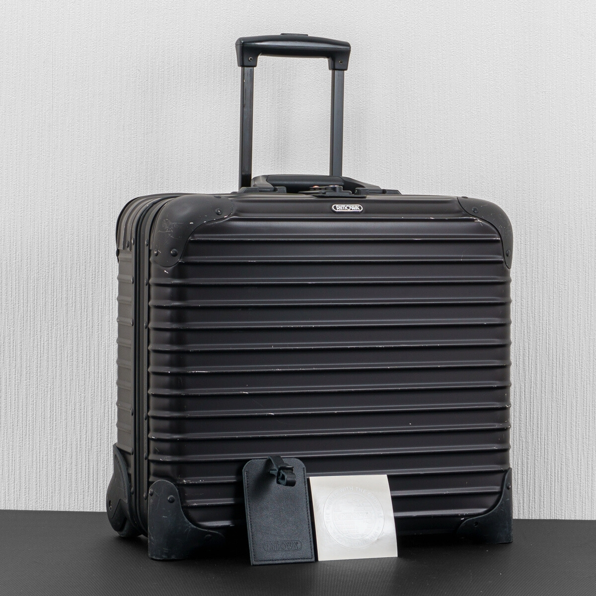 RIMOWA リモワ トパーズ ステルス ブラック 2輪 RIMOWA リモワ TOPAS トパーズ ステルス 28L 機内持ち込み 2輪