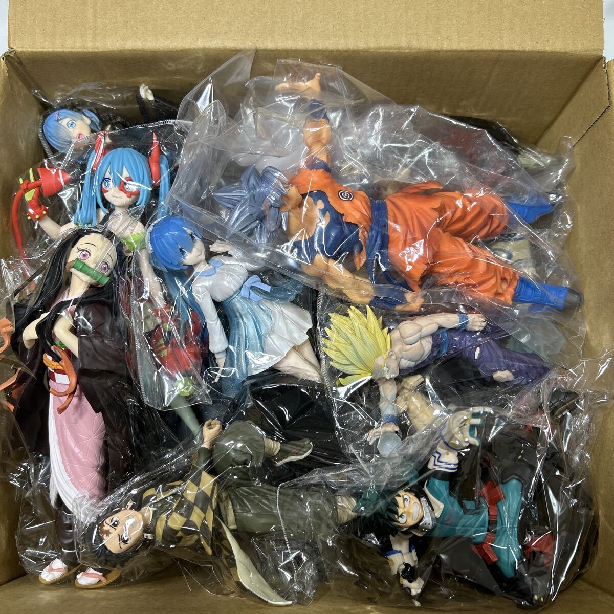ドラゴンボール・ワンピース・鬼滅の刃・薬屋・初音ミクetc フィギュア ドラゴンボール 鬼滅の刃 リゼロ 初音ミク 東京リベンジャーズ