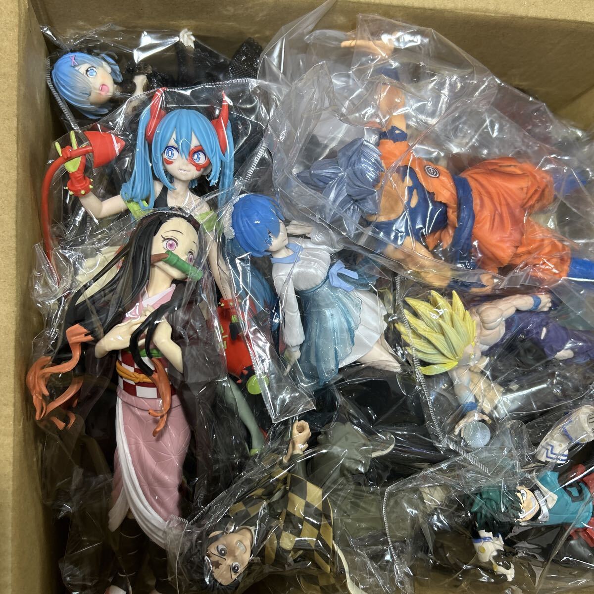 ドラゴンボール・ワンピース・鬼滅の刃・薬屋・初音ミクetc フィギュア ドラゴンボール 鬼滅の刃 リゼロ 初音ミク 東京リベンジャーズ