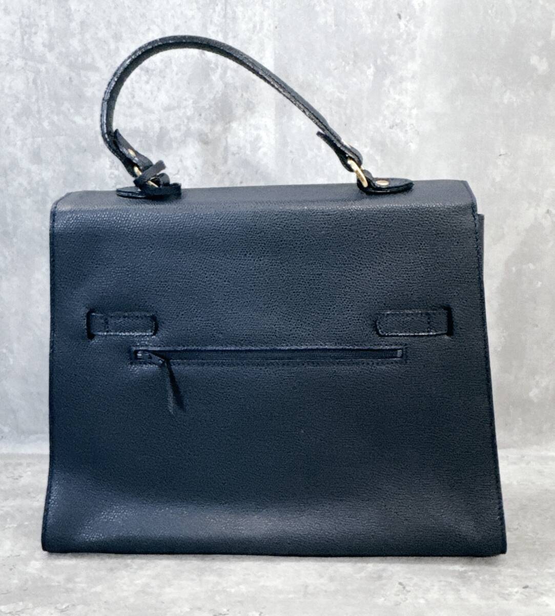 良品 Jean Michel Nouveau 台形 ハンドバッグ サフィアーノレザー ネイビー チャーム付き 金具 ビジネスバッグ 自立 フランス製 NAVY 中古_画像3