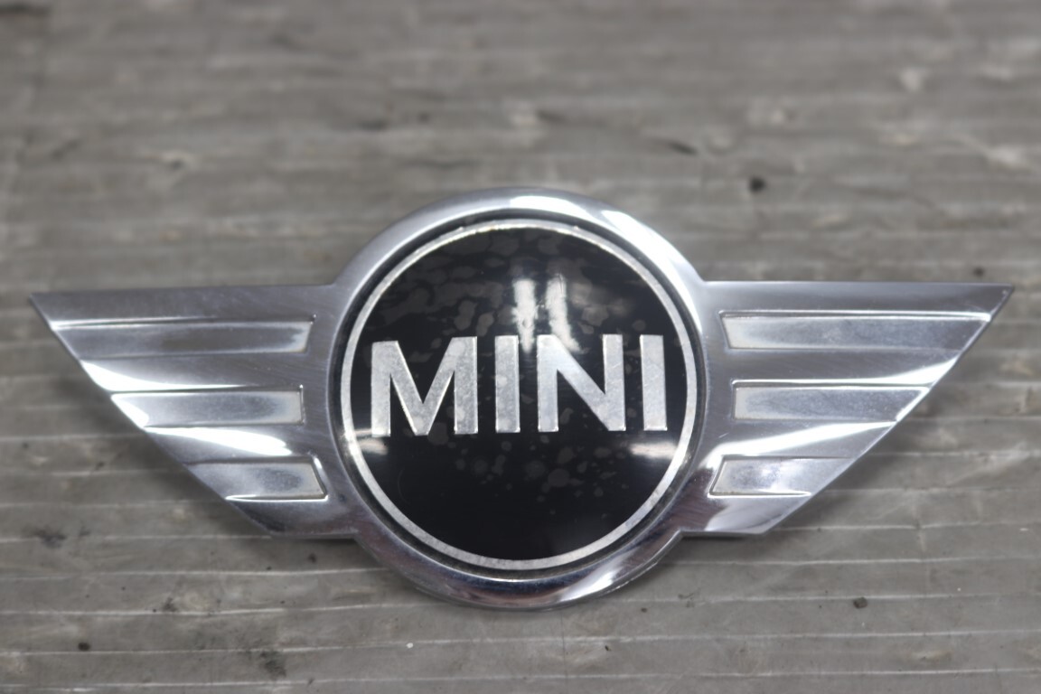  Mini Cooper S правый H (R56 MF16S) оригинальный повреждение нет MINI эмблема передний и задний (до и после) 2 шт. комплект BMW Mini Cooper p055195