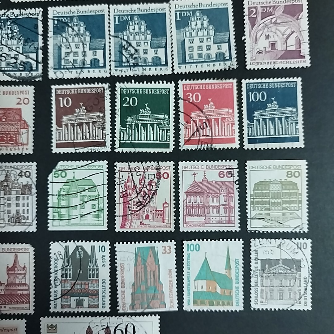 ドイツの古い切手 38枚　外国切手　DEUTSCHE POST / DEUTSCHE BUNDESPOST BERLIN ベルリン / DEUTSCHE BUNDESPOST / DEUTSCHLAND 人物 建物_画像7