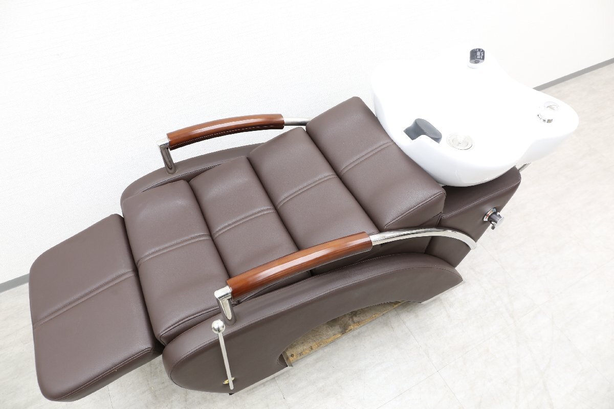 【中古】シャンプー椅子※こちらはたのめる便を利用します 中古】シャンプー椅子※こちらはたのめる便を利用します - メルカリ